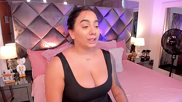 sofhiaa adaams online show from February 27, 6:53 pm