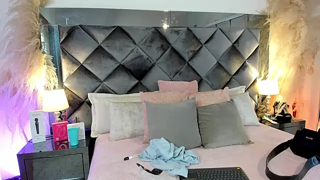 sofhiaa adaams online show from September 23, 11:08 pm