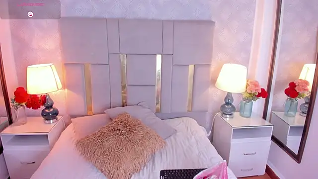 Camilaa Sanchez  online show from February 12, 12:12 pm