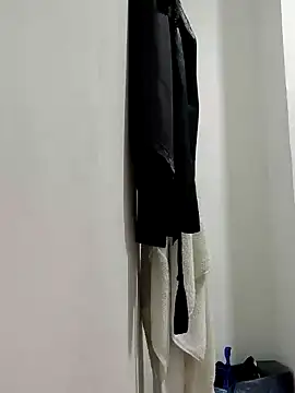 Snapshot of Lia_Hurley chatting on December 21, 8:00 pm Lia Hurley online show from December 21, 8:00 pm