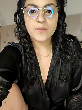 Snapshot of Lia_Hurley chatting on December 22, 8:36 pm Lia Hurley online show from December 22, 8:36 pm