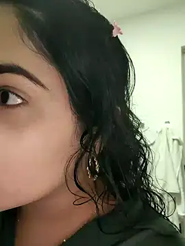 Snapshot of Lia_Hurley chatting on January 17, 4:47 pm Lia Hurley online show from January 17, 4:47 pm