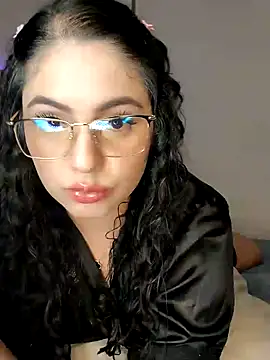 Snapshot of Lia_Hurley chatting on January 27, 7:35 pm Lia Hurley online show from January 27, 7:35 pm