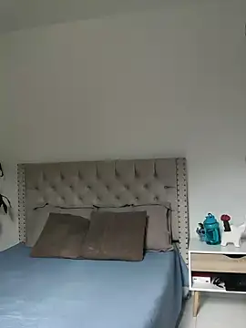 Snapshot of Lia_Hurley chatting on January 28, 1:16 pm Lia Hurley online show from January 28, 1:16 pm