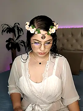 Snapshot of Lia_Hurley chatting on February 5, 3:09 pm Lia Hurley online show from February 5, 3:09 pm