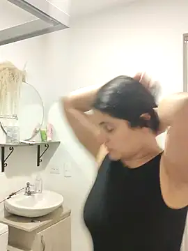 Snapshot of Lia_Hurley chatting on February 28, 1:03 pm Lia Hurley online show from February 28, 1:03 pm