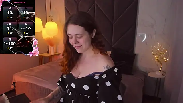 SophiePure online show from February 7, 8:31 pm