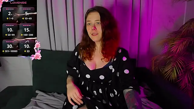 SophiePure online show from February 12, 8:29 pm