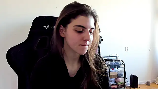 emmamurrr online show from October 7, 11:29 am