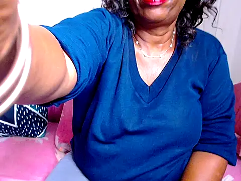 Snapshot of Freakyassnwildx chatting on February 18, 8:14 pm Freakyassnwildx online show from February 18, 8:14 pm