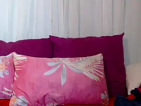 Snapshot of Freakyassnwildx chatting on November 23, 8:19 pm Freakyassnwildx online show from November 23, 8:19 pm