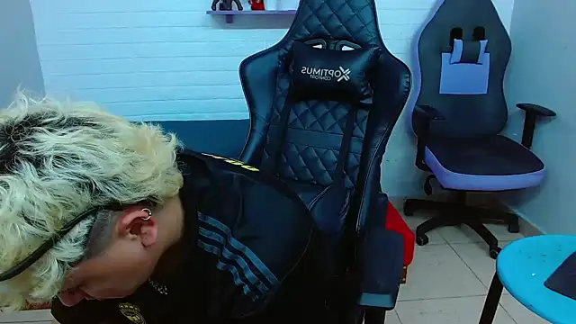 isabeautyx19 online show from January 12, 5:54 pm