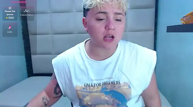 isabeautyx19 online show from January 14, 1:28 pm