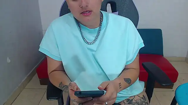 isabeautyx19 online show from March 1, 3:21 am