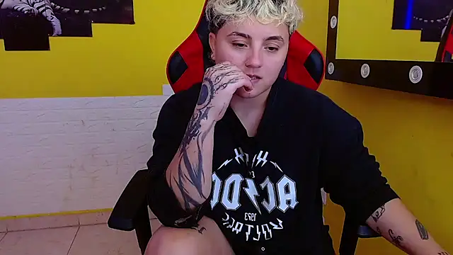 isabeautyx19 online show from March 21, 6:05 am