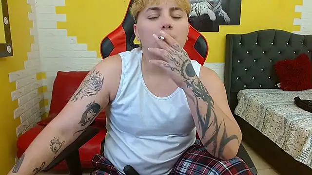 isabeautyx19 online show from September 23, 1:30 am