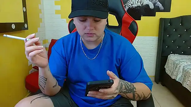 isabeautyx19 online show from September 24, 1:42 am