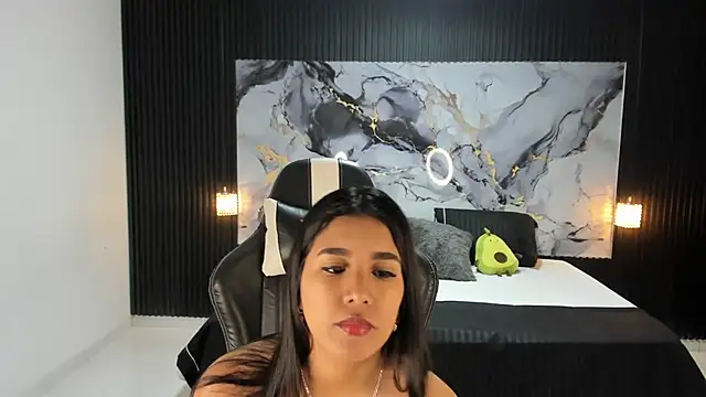 Ivy 16 online show from March 4, 12:01 pm