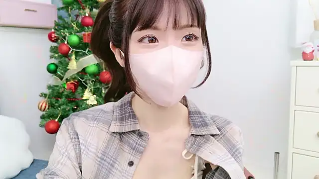 Snapshot of -minami- chatting on December 8, 3:43 am -minami- online show from December 8, 3:43 am