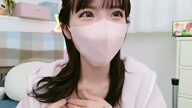 Snapshot of -minami- chatting on January 5, 6:56 am -minami- online show from January 5, 6:56 am