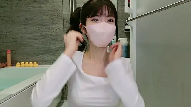 Snapshot of -minami- chatting on February 9, 9:16 am -minami- online show from February 9, 9:16 am