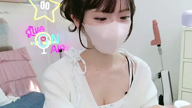 Snapshot of -minami- chatting on March 9, 3:43 am -minami- online show from March 9, 3:43 am