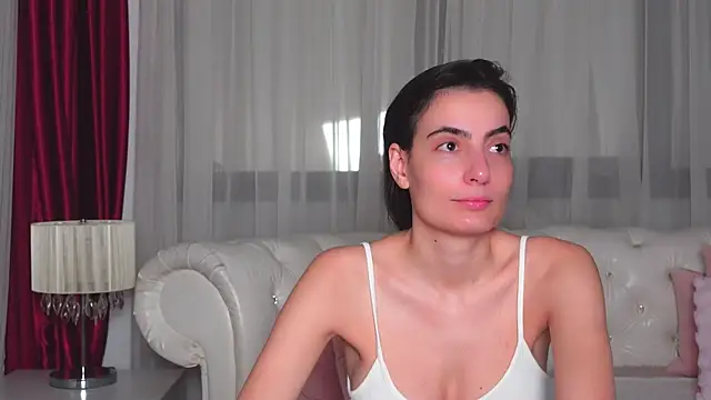 Snapshot of NinaCrystal1 chatting on December 13, 7:47 am NinaCrystal1 online show from December 13, 7:47 am