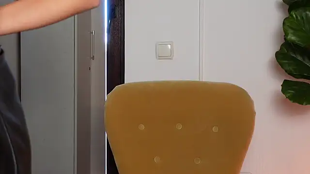 Snapshot of NinaCrystal1 chatting on September 16, 8:04 am NinaCrystal1 online show from September 16, 8:04 am