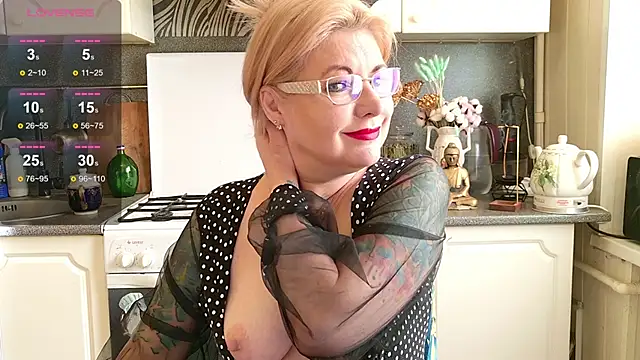 -Yourwoman- online show from November 4, 9:30 am