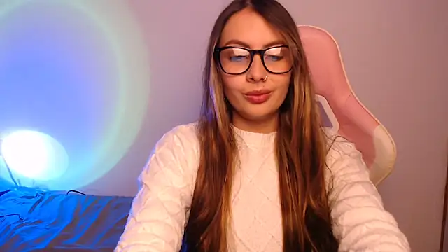 lalawhitte online show from October 9, 9:13 pm