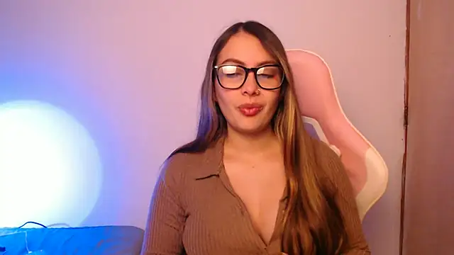 lalawhitte online show from October 14, 9:48 pm