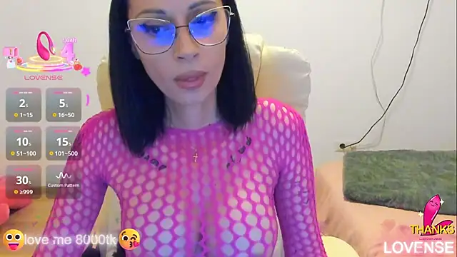 kissnicol32 online show from November 3, 5:25 pm