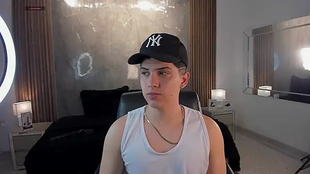 Brat  online show from November 22, 9:03 pm