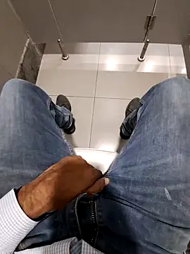 Snapshot of johny_69d@xh chatting on January 20, 12:07 pm johny 69dxh online show from January 20, 12:07 pm