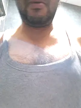 Snapshot of johny_69d@xh chatting on December 14, 5:57 am johny 69dxh online show from December 14, 5:57 am