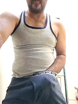 Snapshot of johny_69d@xh chatting on December 16, 8:19 am johny 69dxh online show from December 16, 8:19 am