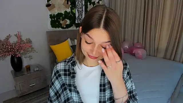 ContinentOfTranquility online show from February 15, 9:27 am