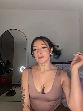 keilelewis online show from March 13, 10:54 pm