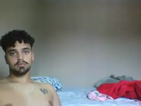 Snapshot of Xcumshot33 chatting on December 5, 7:38 pm Xcumshot33 online show from December 5, 7:38 pm