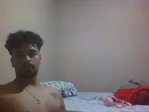 Snapshot of Xcumshot33 chatting on December 6, 3:19 am Xcumshot33 online show from December 6, 3:19 am