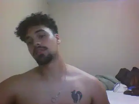 Snapshot of Xcumshot33 chatting on December 17, 8:54 pm Xcumshot33 online show from December 17, 8:54 pm