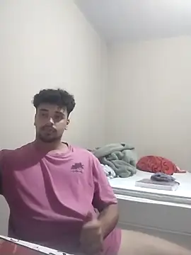 Snapshot of Xcumshot33 chatting on February 14, 3:11 am Xcumshot33 online show from February 14, 3:11 am