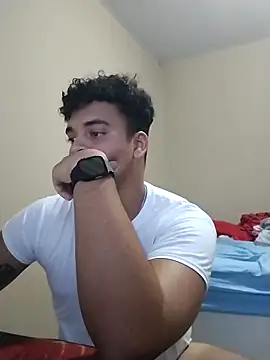 Snapshot of Xcumshot33 chatting on February 20, 9:31 pm Xcumshot33 online show from February 20, 9:31 pm