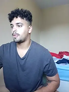 Snapshot of Xcumshot33 chatting on February 27, 10:37 am Xcumshot33 online show from February 27, 10:37 am