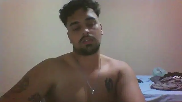 Snapshot of Xcumshot33 chatting on September 10, 2:11 am Xcumshot33 online show from September 10, 2:11 am