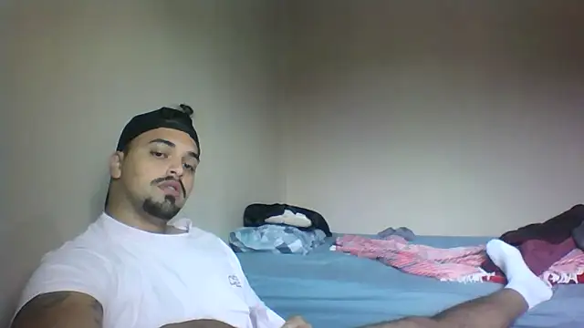 Snapshot of Xcumshot33 chatting on October 22, 2:06 pm Xcumshot33 online show from October 22, 2:06 pm