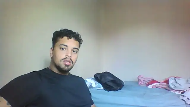 Snapshot of Xcumshot33 chatting on November 26, 1:45 pm Xcumshot33 online show from November 26, 1:45 pm