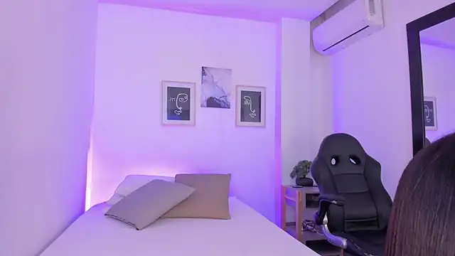 emelie 89 online show from February 1, 11:43 am