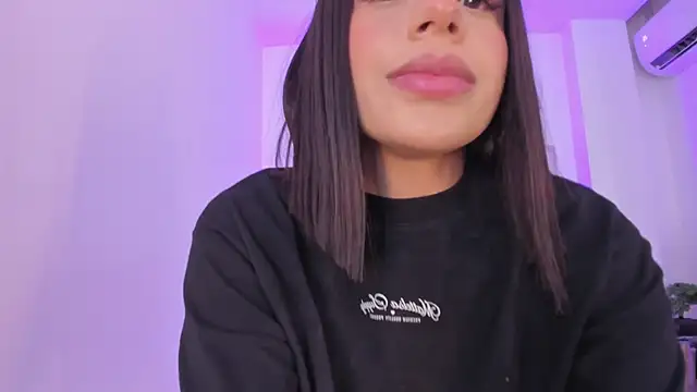 emelie 89 online show from February 3, 1:40 pm