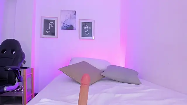 emelie 89 online show from March 4, 12:22 pm